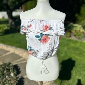 Guess off the shoulder white floral crop top
